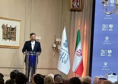 نمایش اسناد و اشیای دوران وزارت شهید خرازی گام نخست راه‌اندازی موزه تاریخی ایران است