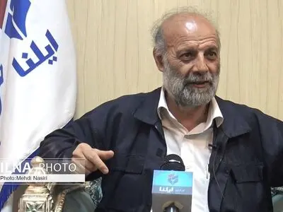 کاهش ارزش پول ملی را به اسم حمایت از فقرا ثبت نکنید/ دستکاری ارز ۴۲۰۰ تومانی از نظر سیاسی به نفع کشور نیست/ اسم شناور را از بازار ارز خط بزنید