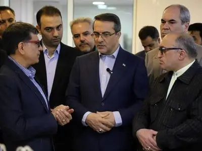 بازدید رئیس سازمان اداری و استخدامی کشور از اداره کل انتقال خون استان تهران