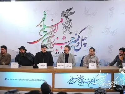 نسخه‌ای که از «گل‌های باوارده» پخش شد، مزخرف بود/ اگر تلگرام فیلتر است پس چرا اخبار جشنواره را در تلگرام باید دنبال کنیم؟