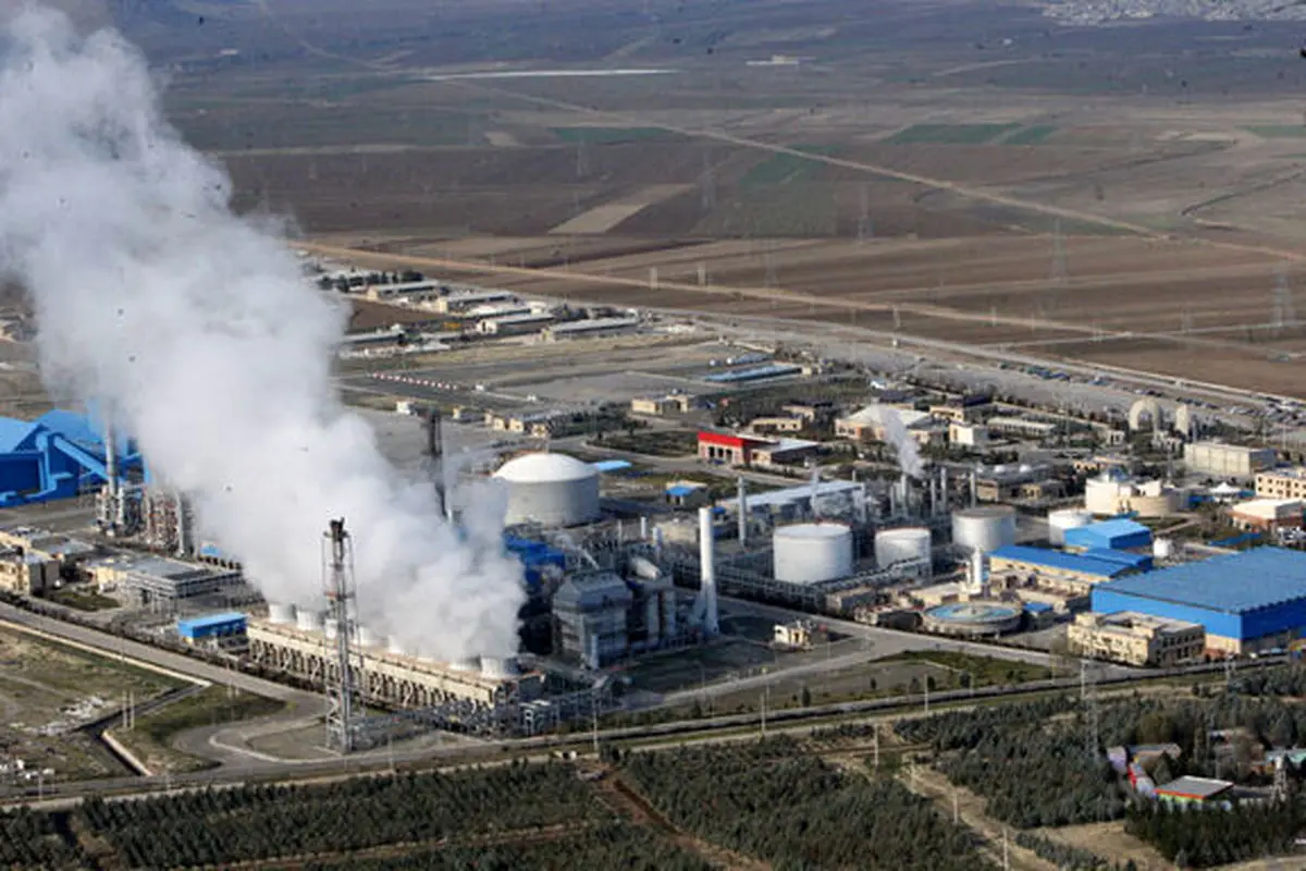 نخستین محموله پتروشیمی کرمانشاه به خارج از کشور صادر شد