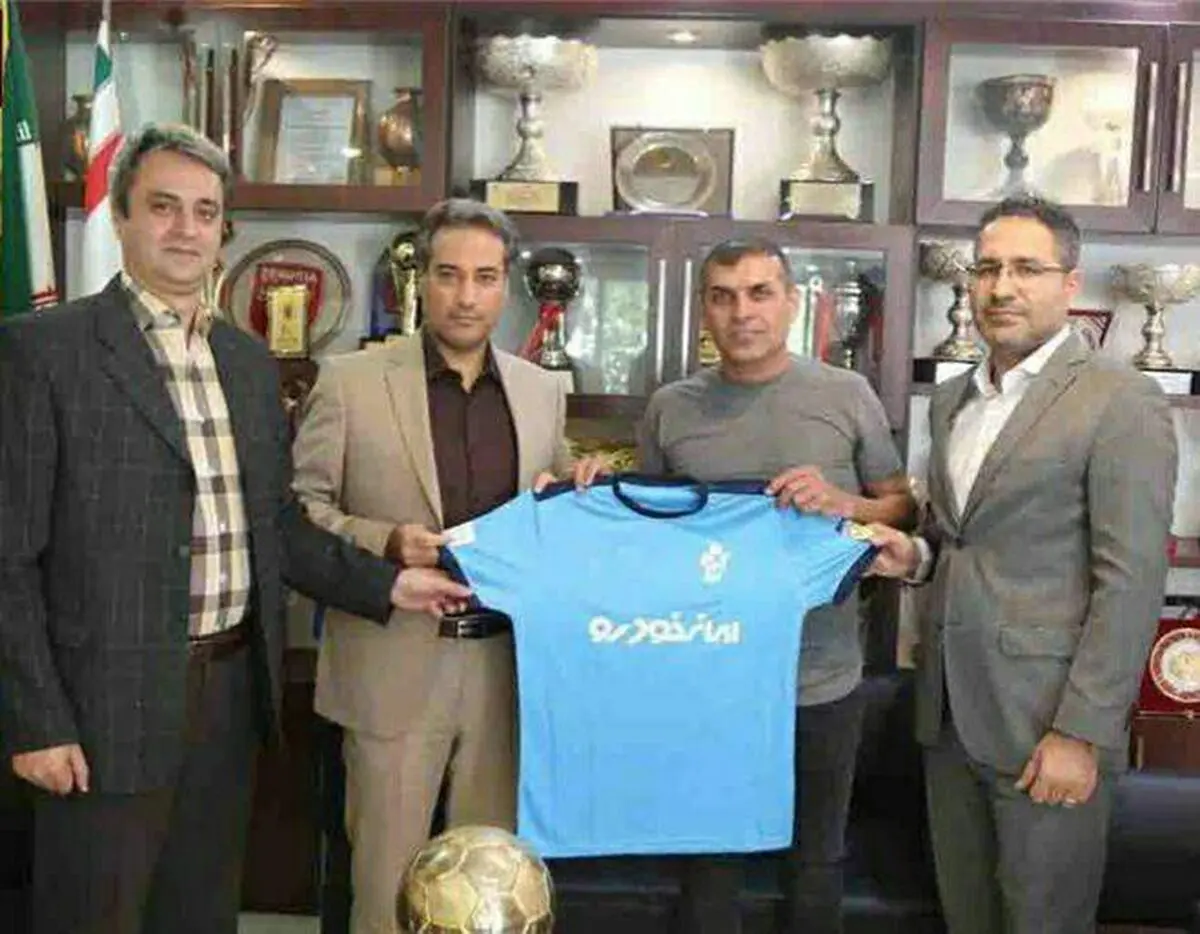 ویسی رسماً با پیکان تمدید کرد