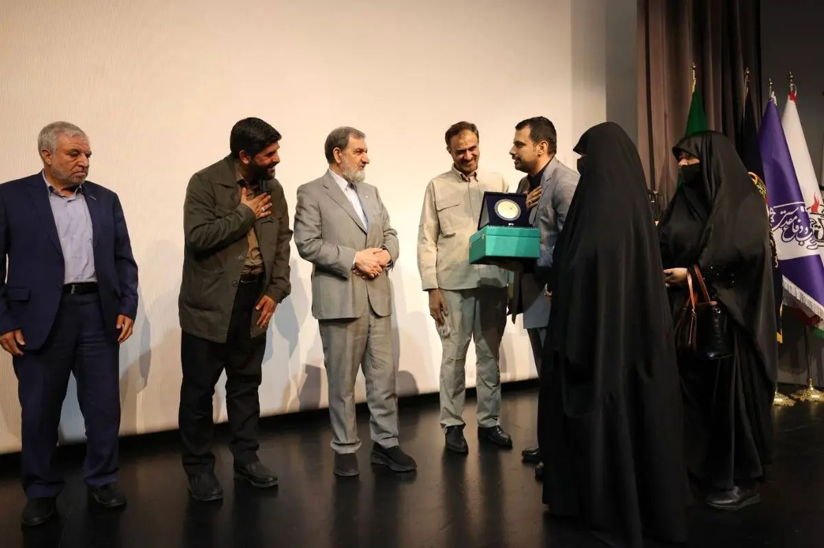 تجلیل از خانوادههای شهدا و پیشکسوتان سینمای دفاع مقدس