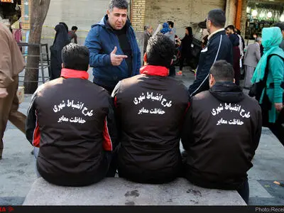 تنبیه مجرمان کوچک، آزادی مجرمان بزرگ