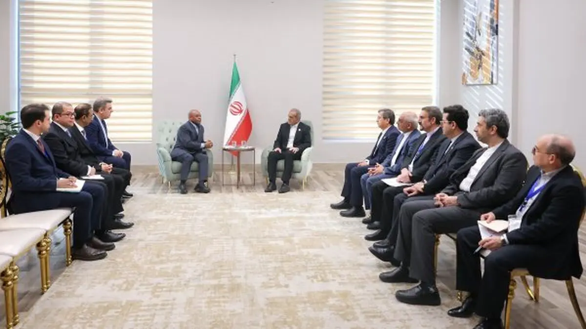 الرئیس بزشکیان یستقبل الامین العام لمجموعة "دی8" فی القاهرة