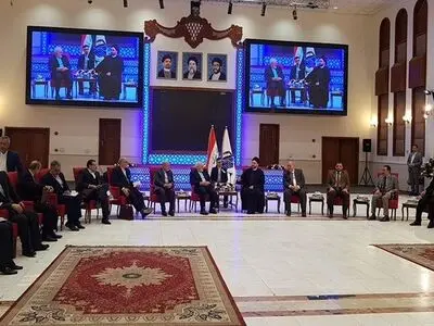ظریف والحکیم یبحثان الاوضاع السیاسیة والاقتصادیة