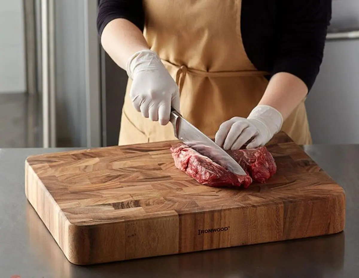 چگونه تخته برش چوبی آشپزخانه را تمیز نگه داریم؟