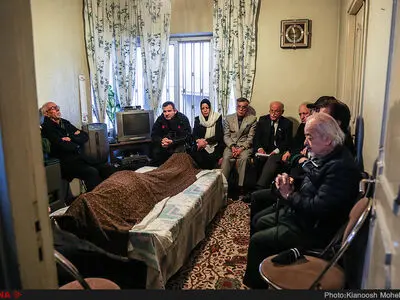 گزارش تصویری از حضور شخصیت‌های مختلف در مراسم تشییع پیکر مرحوم شاه‌حسینی
