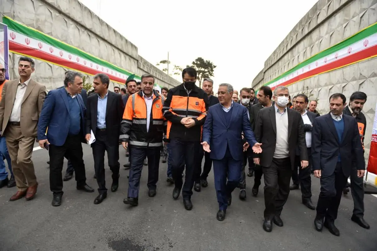 روزانه حدود ۳۰۰ هزار خودرو بین تهران و کرج تردد دارند/۲۰ درصد ترافیک ملی در آزادراه تهران کرج است