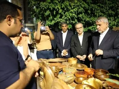 بازدید صالحی‌امیری از خانه صنایع‌دستی شهیدجمهور 