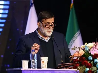 نگاهی به دفاعیات آجورلو: عجیب، متناقض و مبهم