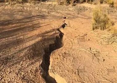 فرونشست  زمین؛ زیر ساخت های حیاتی چهارمحال و بختیاری را تهدید می کند/خشکسالی استان را در مسیر بیابانی شدن قرار داده است