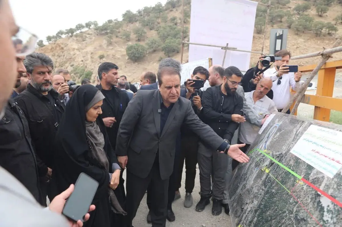 وزیر راه و استاندار ایلام از پروژه تونل دوم آزادی بازدید کردند