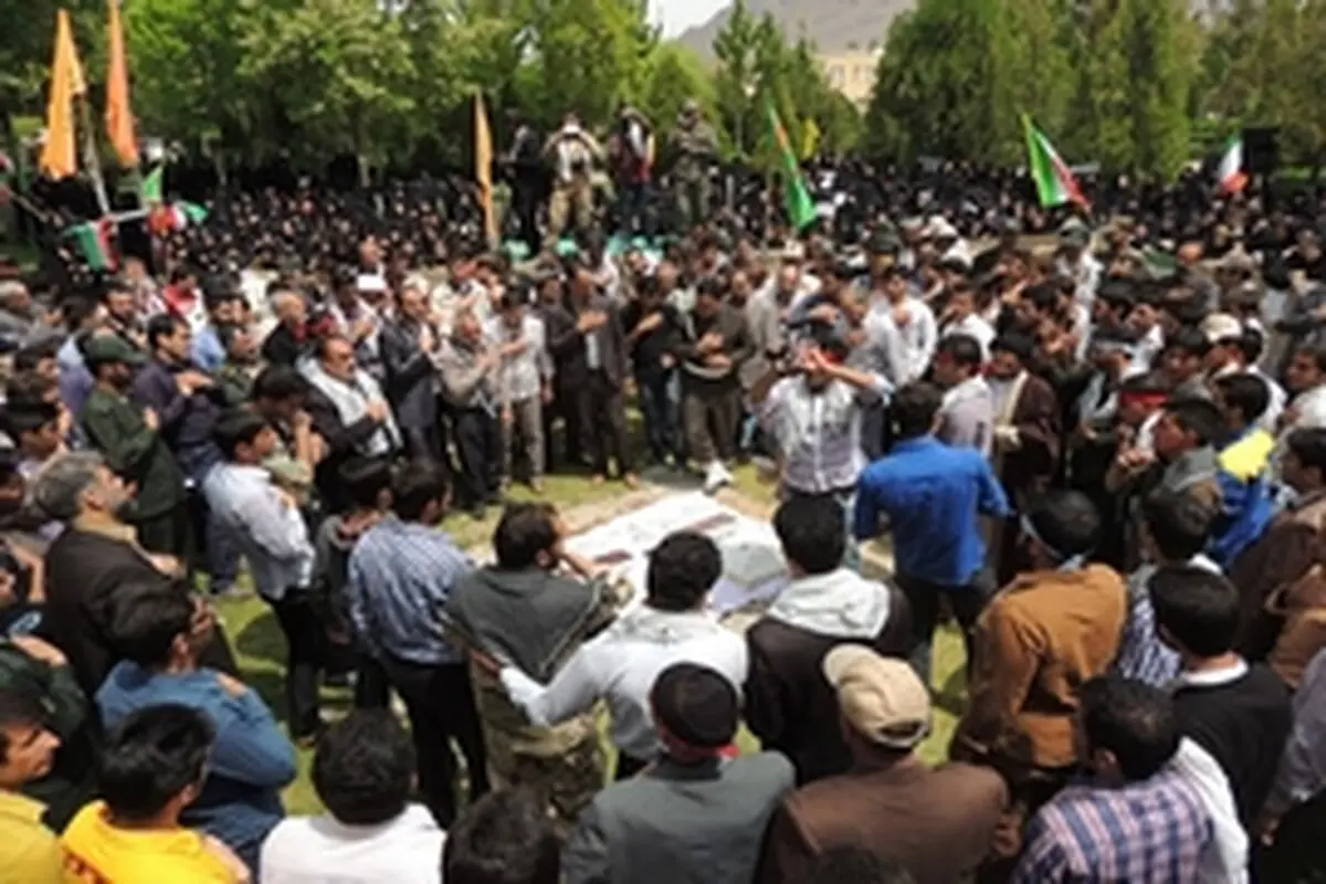 دو شهید گمنام دردانشگاه آزاد دهاقان آرام گرفتند