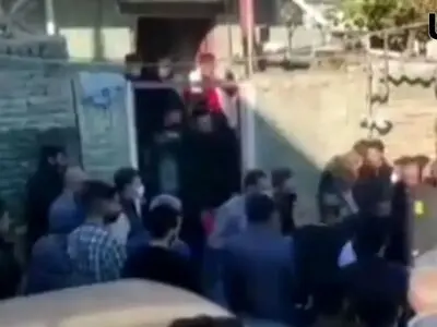 مرگ تلخ زن و شوهر و انتقال ۳ کودک به بیمارستان بر اثر گازگرفتگی + فیلم