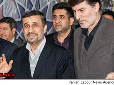 جلسات خصوصی احمدی‌نژاد با فعالان سیاسی در مشهد