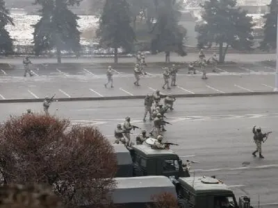 Kazakh president gives shoot-to-kill order to quell protests