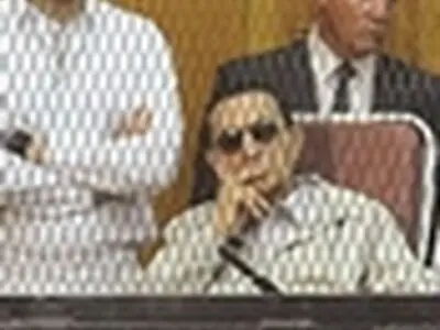 محاکمه حسنی مبارک و پسرانش امروز دنبال می‌شود