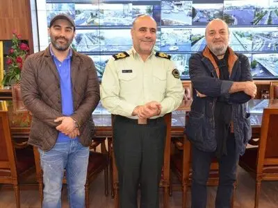 هنرمندان مورد احترام و تکریم هستند