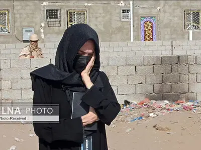  آنجلینا جولی در میان خانواده‌های یمنی 