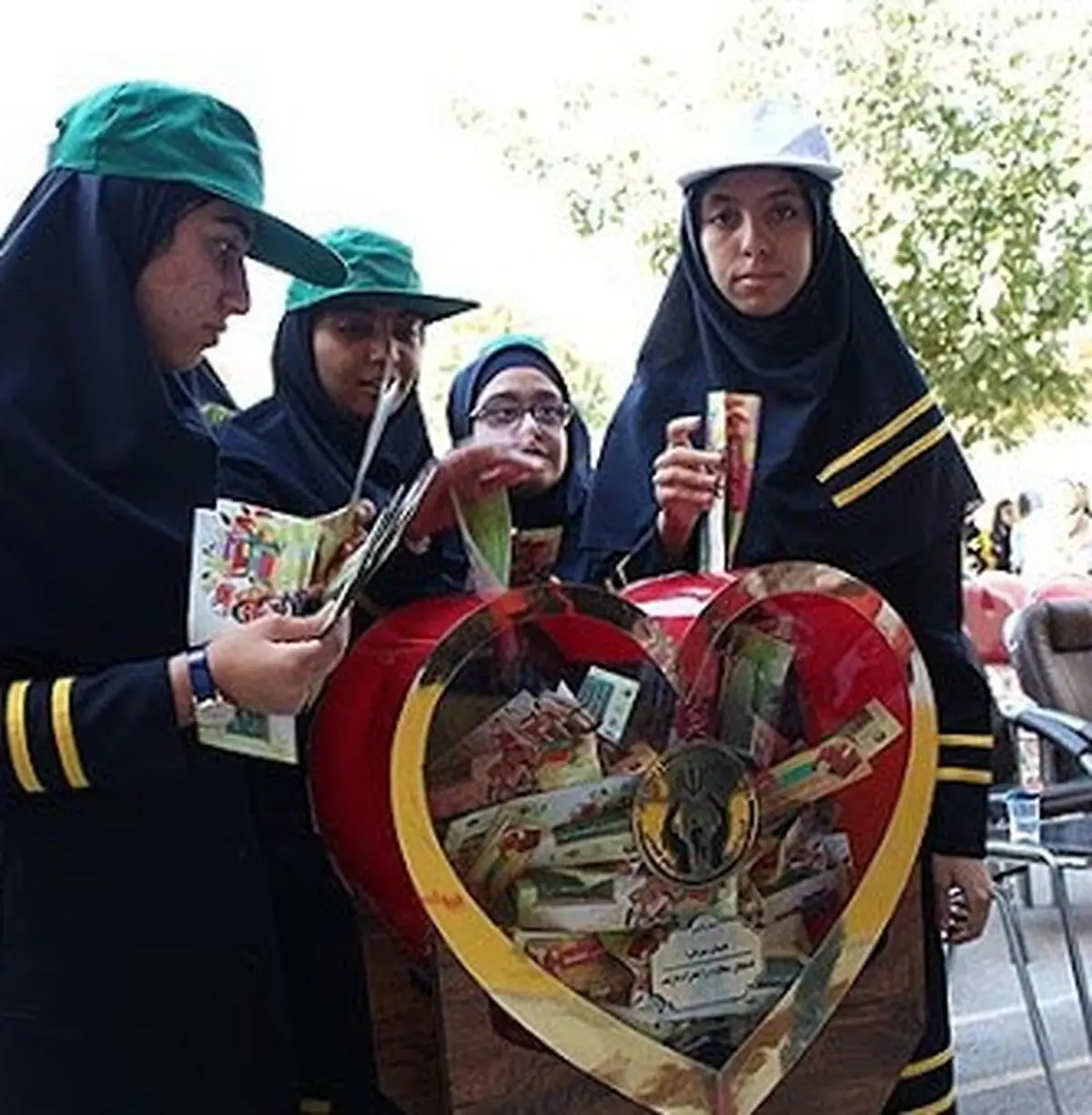 آمادگی ۱۱۴ پایگاه و درگاه غیرحضوری برای دریافت کمک های خیران کرمانشاهی