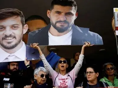إعلام عبري يتحدث عن مبادرة أمريكية لإطلاق سراح 10 أسرى أحياء بغزة 