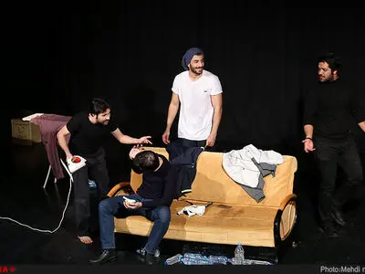 نمایش دَر به کارگردانی شهاب مهربان