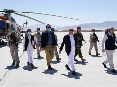 بازدید اشرف غنی از پایگاه بگرام 