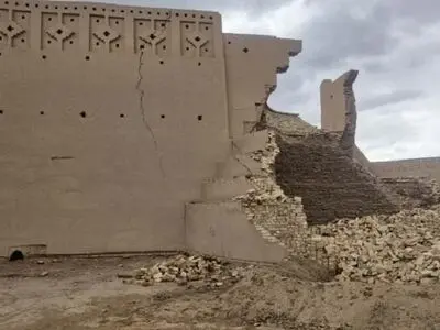 یخچال تاریخی سیرجان و قلعه نرماشیر بر اثر بارندگی‌های اخیر تخریب شدند
