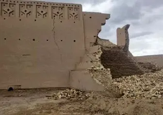 یخچال تاریخی سیرجان و قلعه نرماشیر بر اثر بارندگی‌های اخیر تخریب شدند