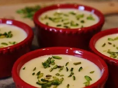 طرز تهیه فرنی؛ یک صبحانه عالی و مقوی
