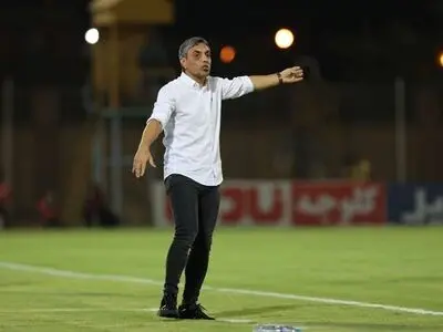 خطیبی از پیکان جدا شد