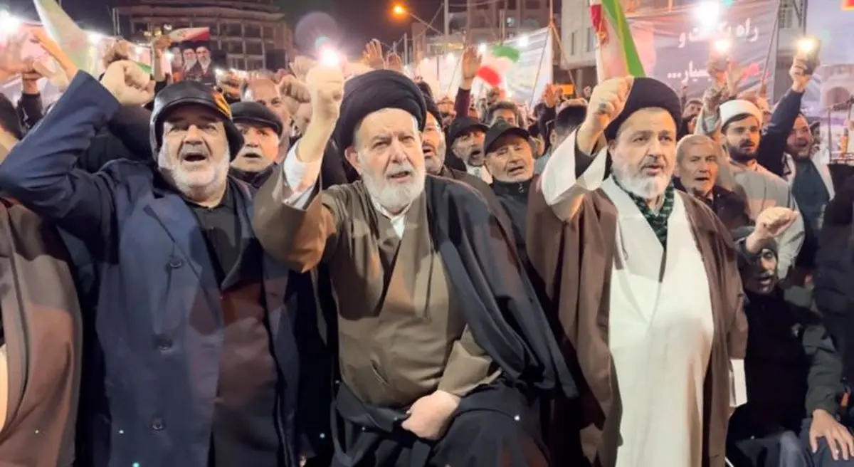 مرور اتحاد و انسجام مردم ماکو هر شب در تجمع شبانه