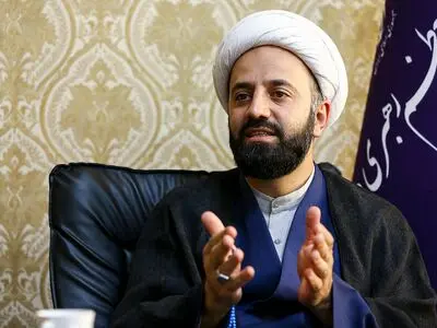 دشمن می‌خواهد القا کند که رای دادن چیزی را تغییر نمی‌دهد