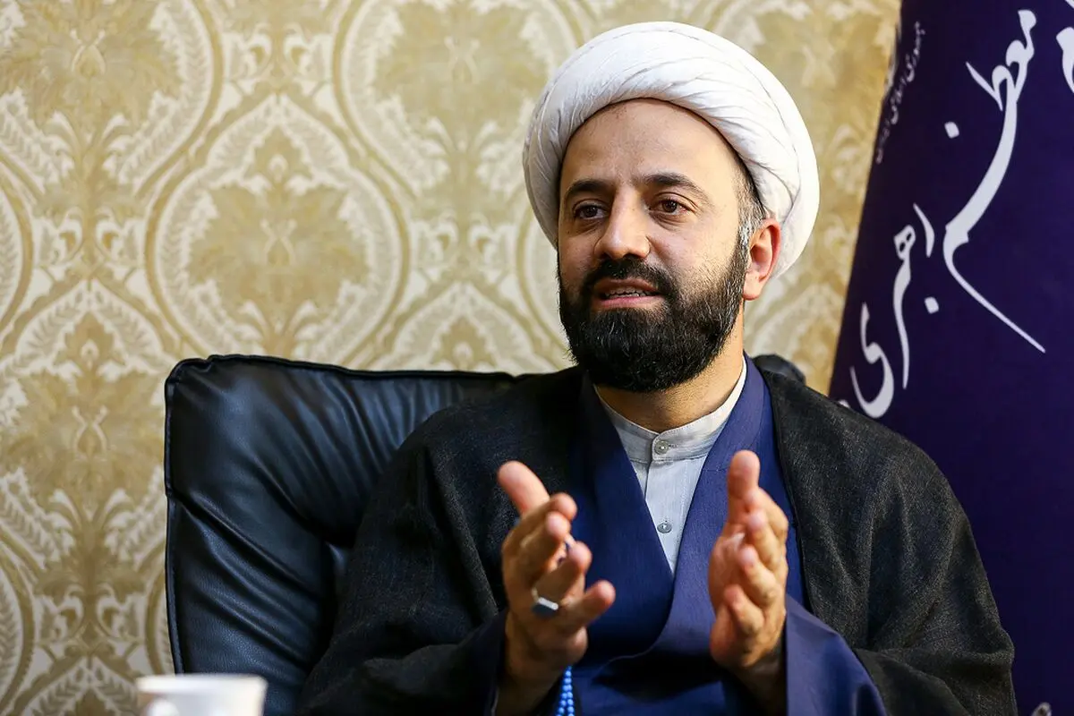 دشمن می‌خواهد القا کند که رای دادن چیزی را تغییر نمی‌دهد