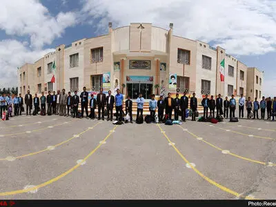 آیا "کالایی‌سازی آموزش" در سال ۹۸ تداوم خواهد داشت؟/ خصوصی‌سازی به معنای استفاده از معلمان با حقوق ۵۰۰ هزار تومانی است!