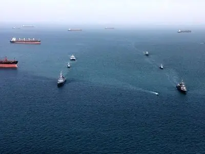 تنفيذ تمرين التصوير الجوي والتشكيل التكتيكي في المناورات البحرية المشتركة