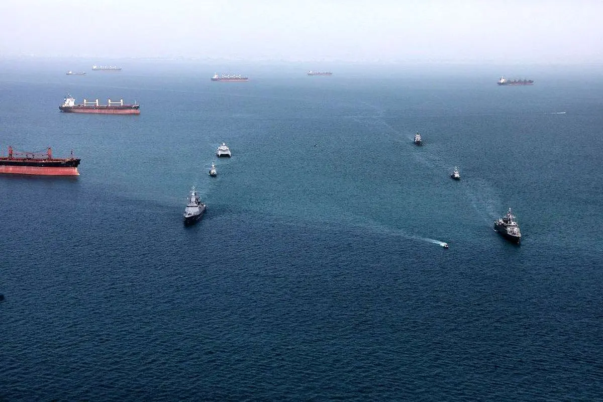 تنفيذ تمرين التصوير الجوي والتشكيل التكتيكي في المناورات البحرية المشتركة