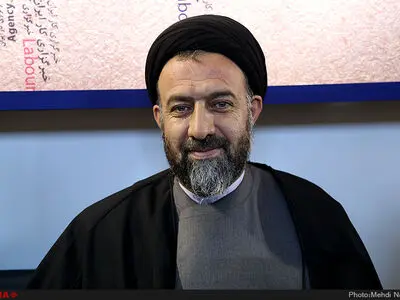 تریبون نماز جمعه به نفع جریان خاصی مصادره نشود