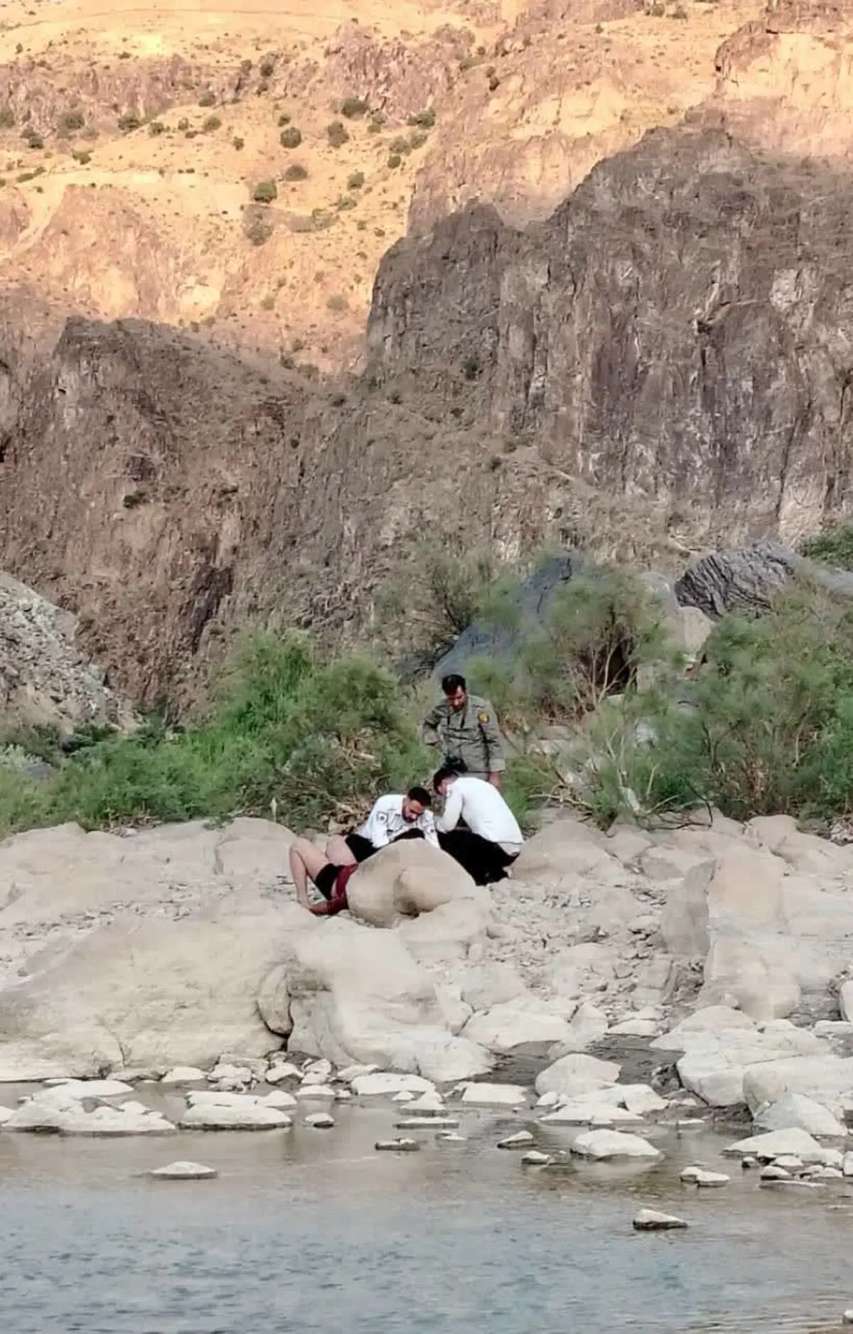 نجات جان طبیعت‌گرد در منطقه حفاظت‌شده دربند مشکول با اقدام به‌موقع محیط‌بانان
