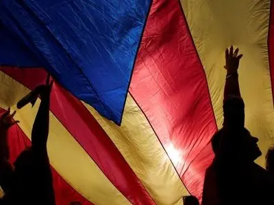 نخست‌وزیر اسپانیا کابینه و پارلمان کاتالونیا را منحل کرد