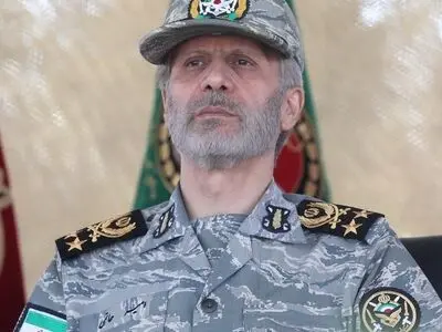 فرمانده کل ارتش درگذشت خواهر وزیر امور خارجه را تسلیت گفت

