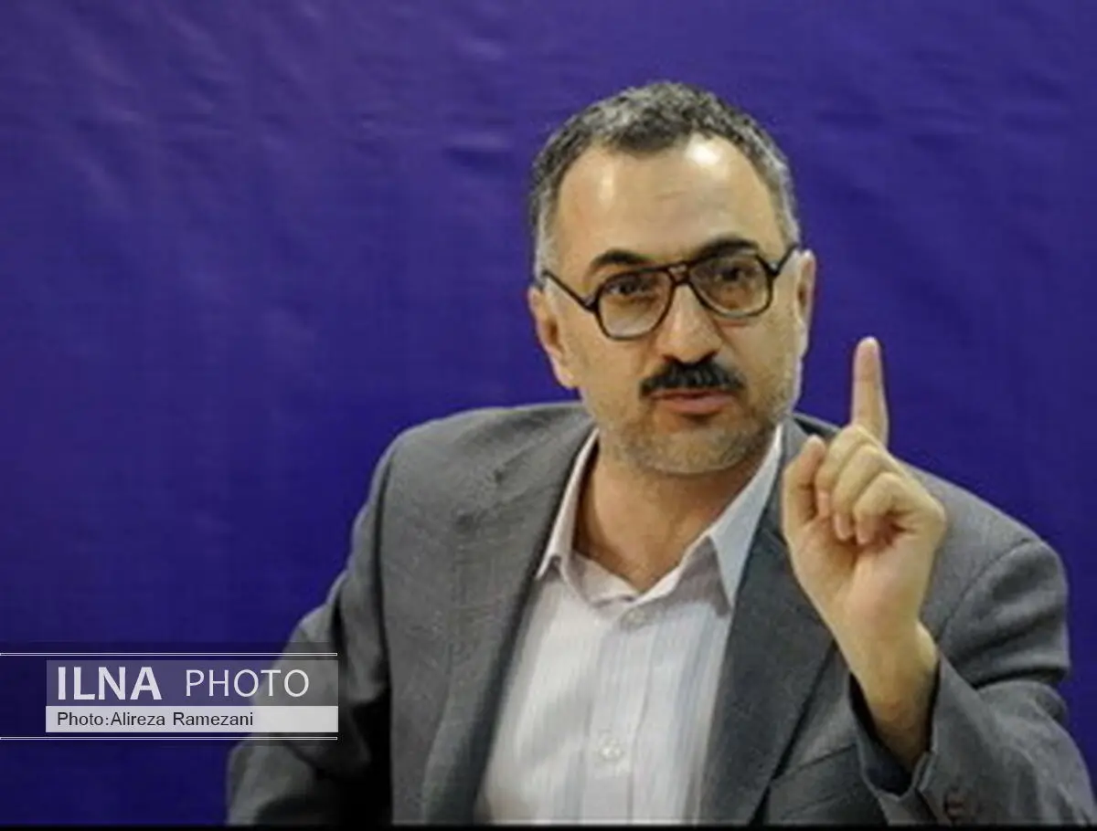 مجلسی نمی‌خواهیم که برای تبرک، ته‌مانده لیوان رئیس‌جمهور را  سر بکشد 