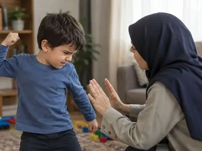 وقتی کودک دست بلند کرد، والدین چه کنند