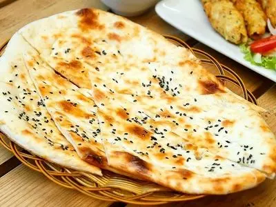 ۲۸ آذر: نان سالم و نقش زنان