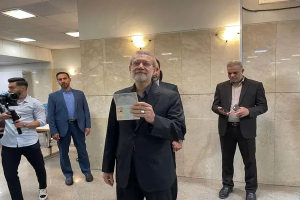 علی لاریجانی در انتخابات ریاست جمهوری ثبت نام کرد/ فیلم