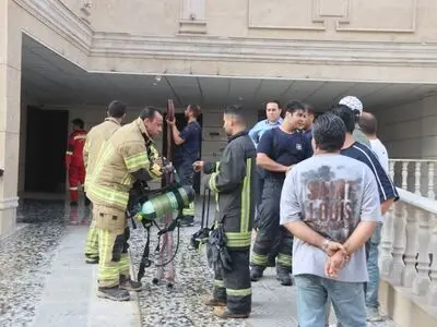نجات ۵ نفر از حریق مجتمع مسکونی در بلوار سرداران شیراز
