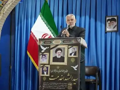 برنامه ی انقلاب گسترش پیوند با امت اسلامی و ایستادگی برابر استعمار است