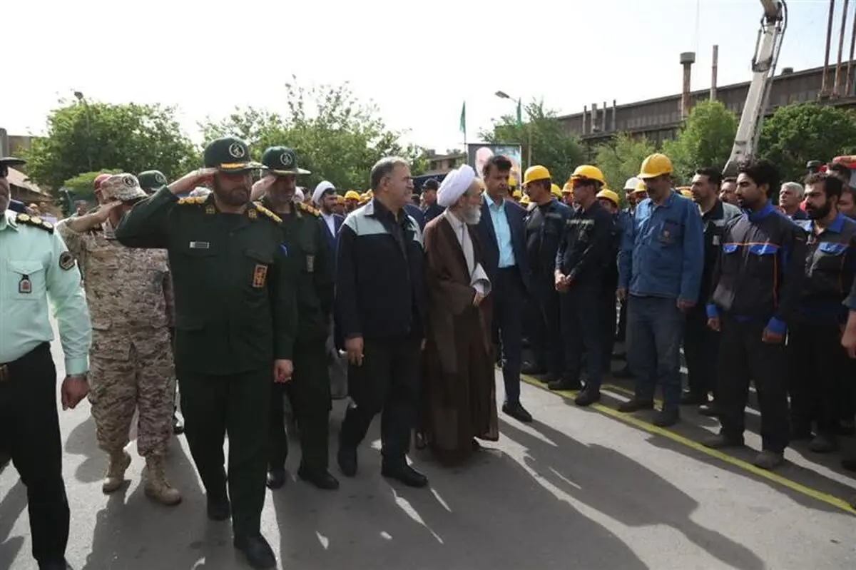 صبحگاه کارگری همراه با تحویل ۸ سری جهیزیه، ۱۳۵ بسته معیشتی و افتتاح یک باب منزل برای نیازمندان