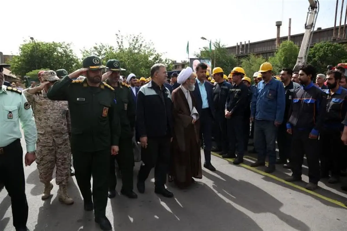 صبحگاه کارگری همراه با تحویل ۸ سری جهیزیه، ۱۳۵ بسته معیشتی و افتتاح یک باب منزل برای نیازمندان
